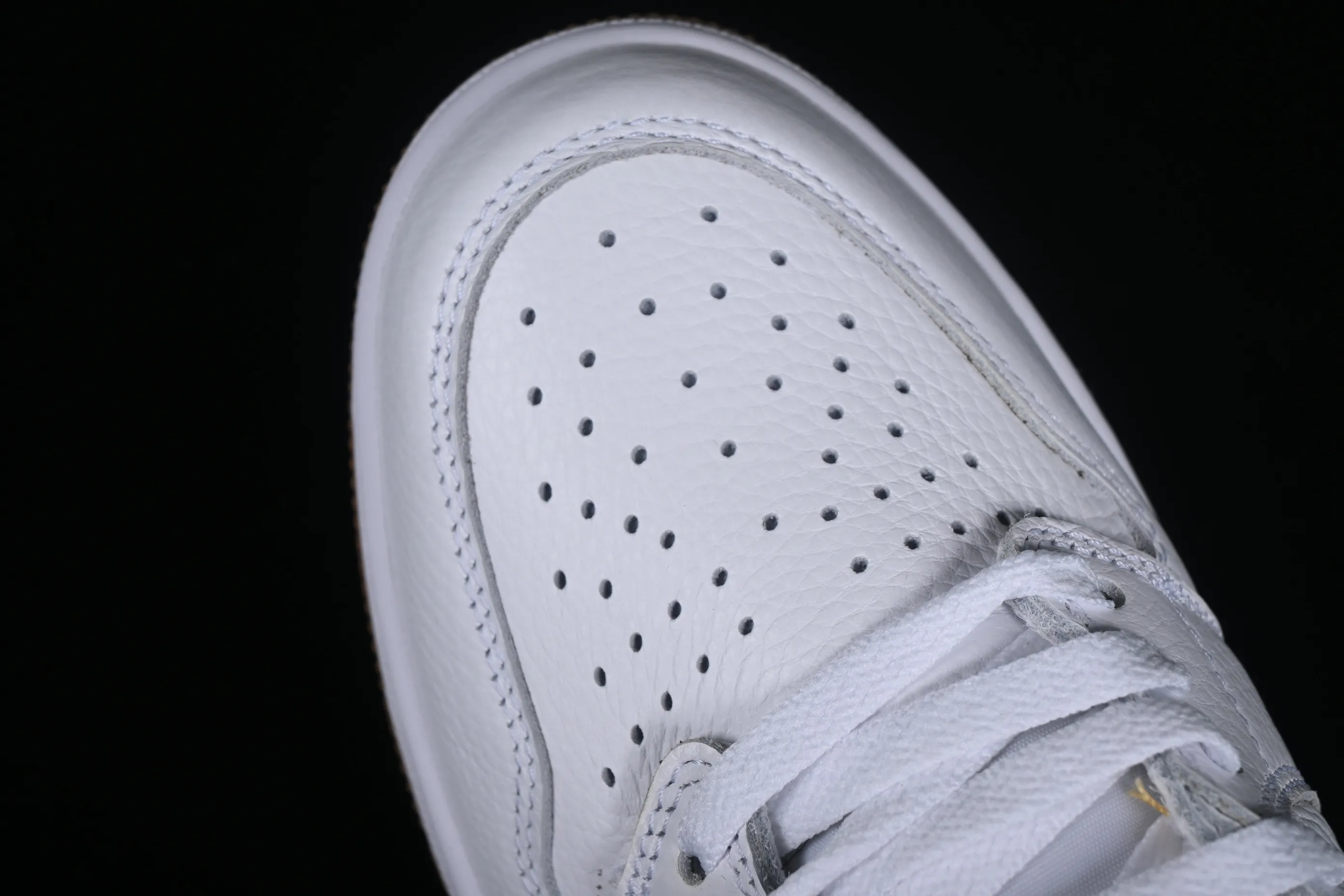 All categories Air Jordan Jordan series basketball shoes Air Jordan 1 High Air Jordan 1 High OG "Metallic Gold" AJ1 Joe 1 luxury platinum high-top basketball shoes FD2596-107
